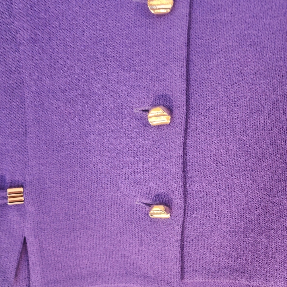 St. John 2 Piece Suit - Picture 8 of 8